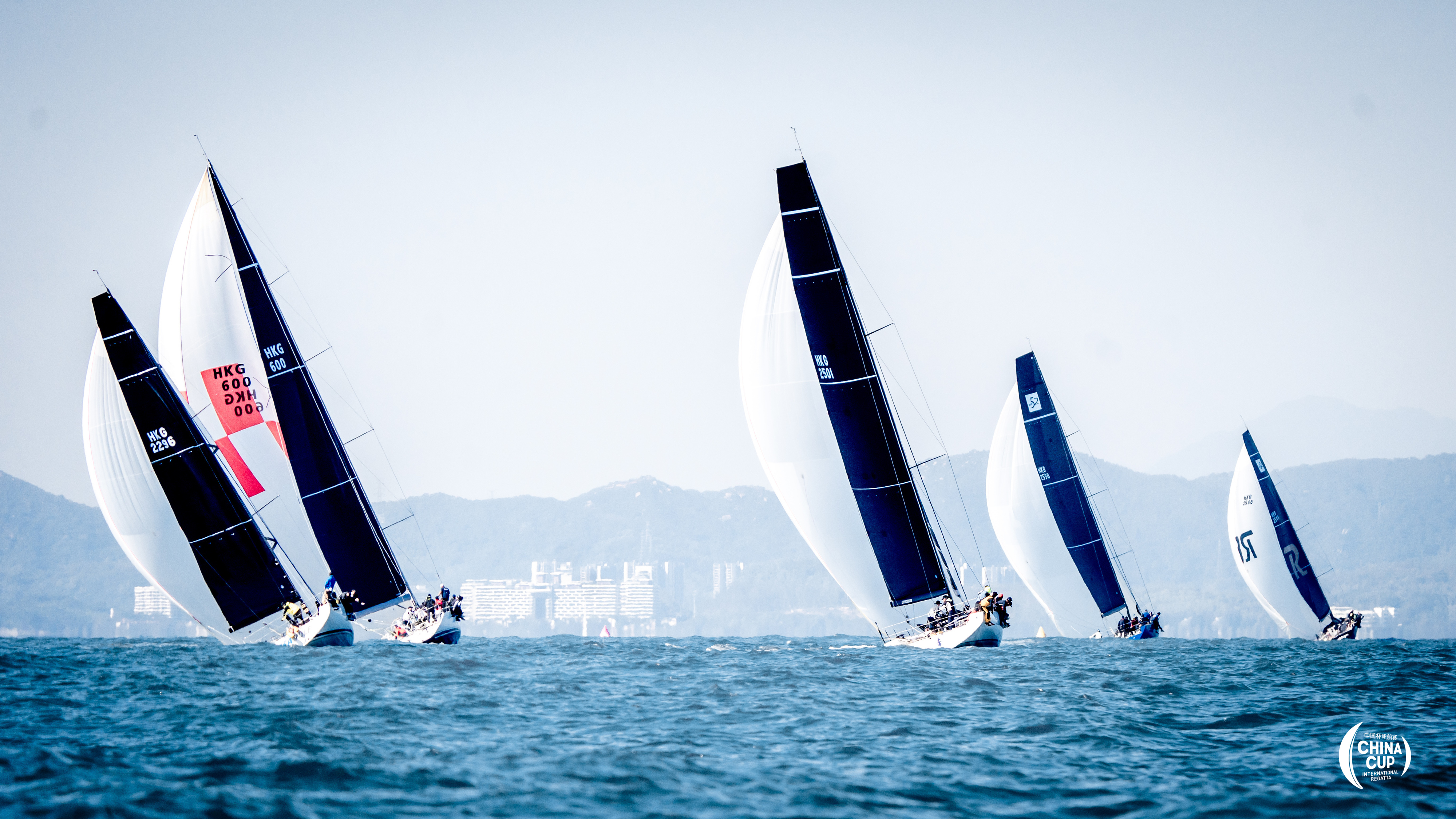 中国杯帆船赛第三竞赛日：“小风”搅局，悬念留到最后一天